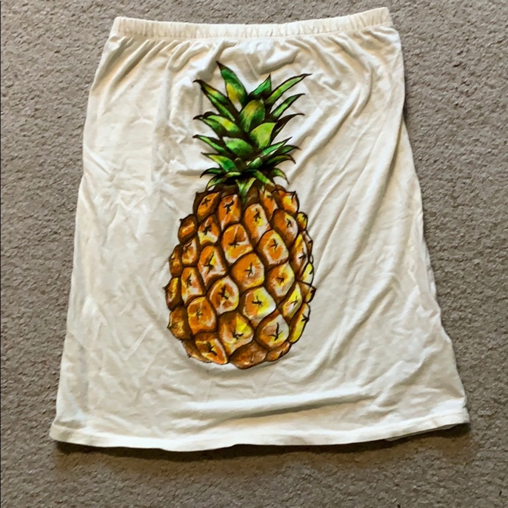 Pineapple print strapless top